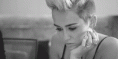 /album/fotogaleria/miley-cyrus-looks-over-her-shoulder-gif/